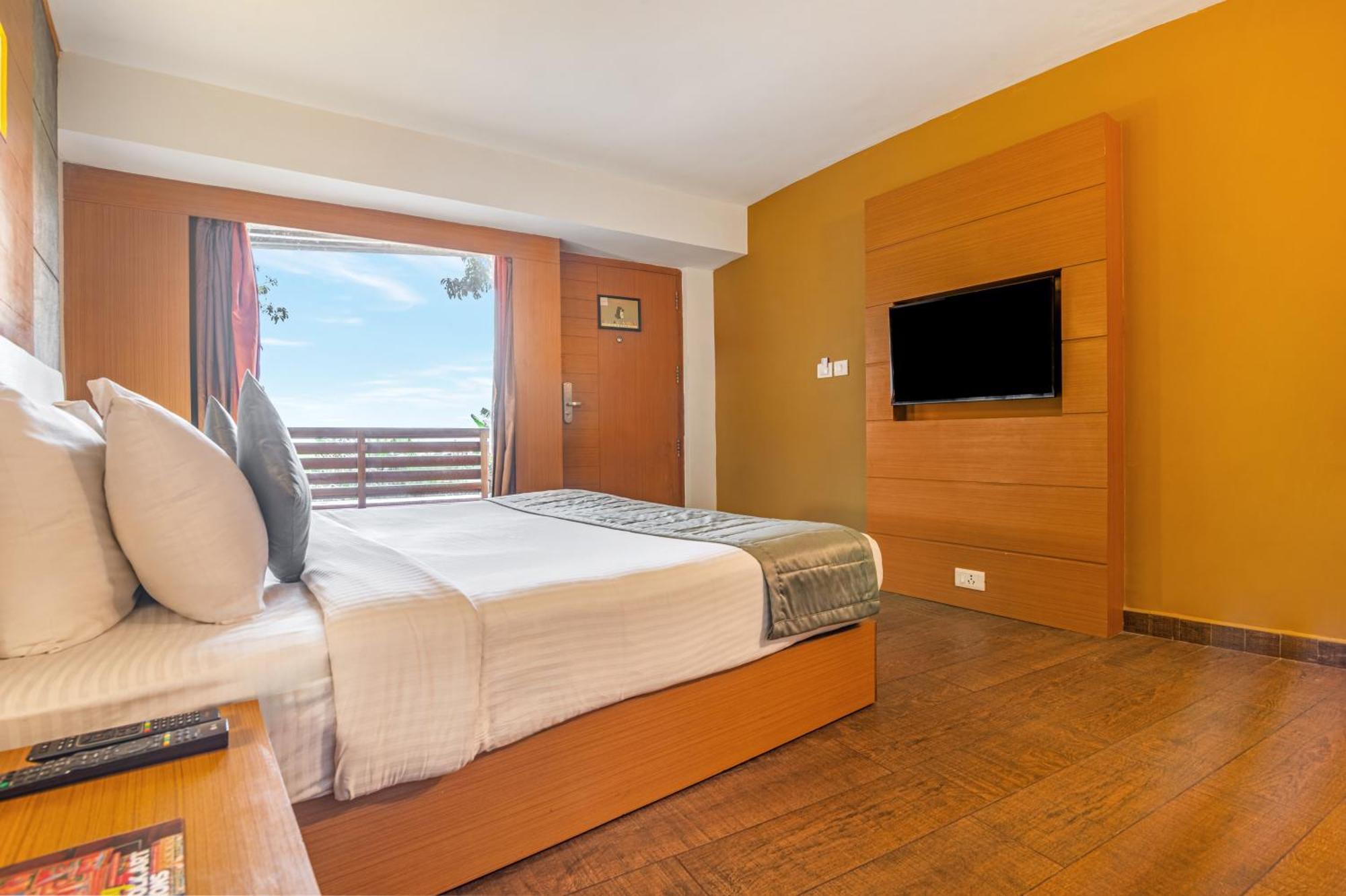 Sterling Kodai Valley Resort 4*