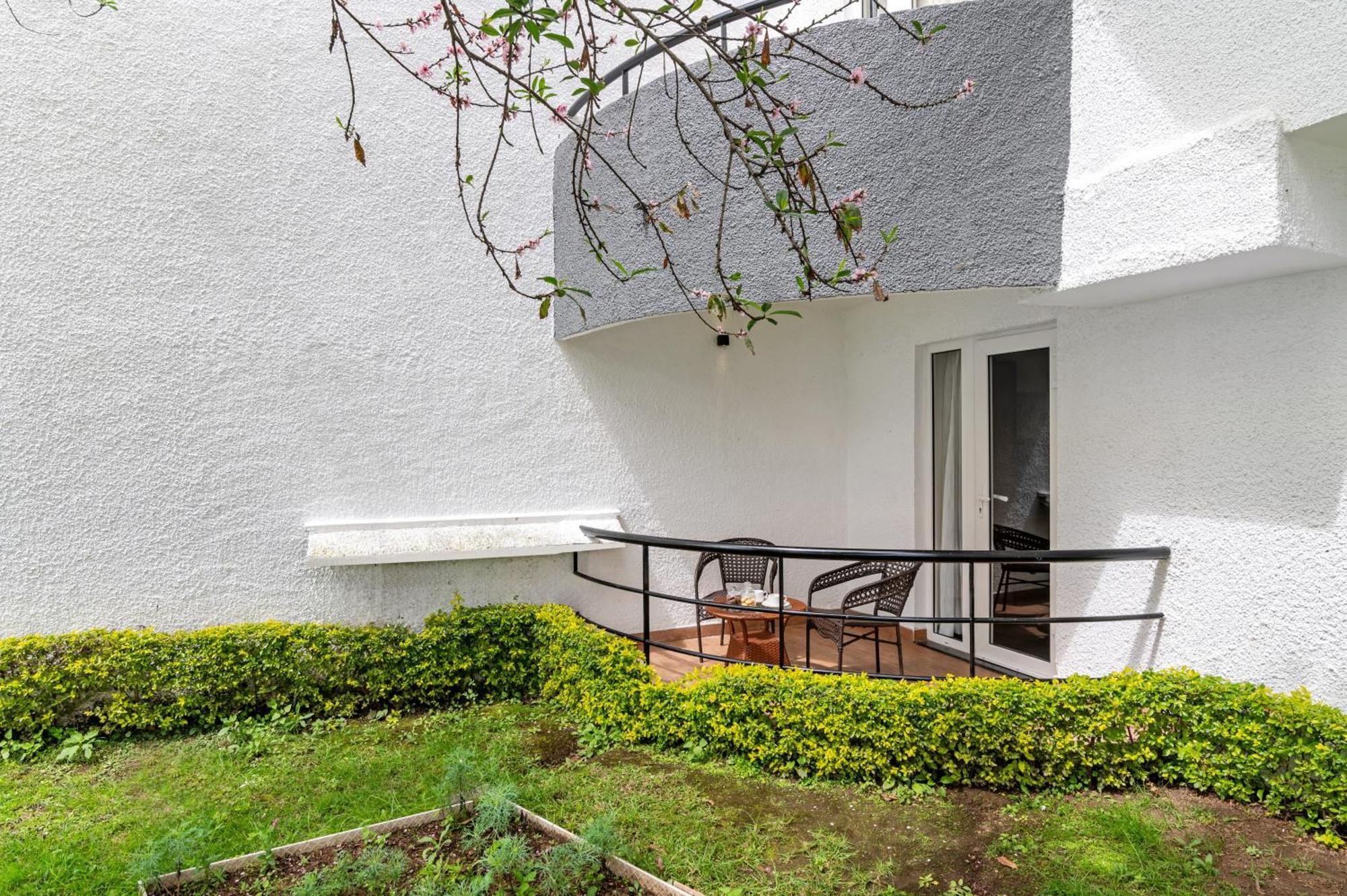 Sterling Kodai Valley Resort